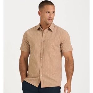 Vuori Men’s Short-Sleeve Bridge Button Down, Large, Wheat Arrow
